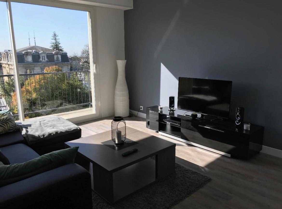 Superbe Appartement Proche Bordeaux Pied Du Tram Lormont Exterior photo