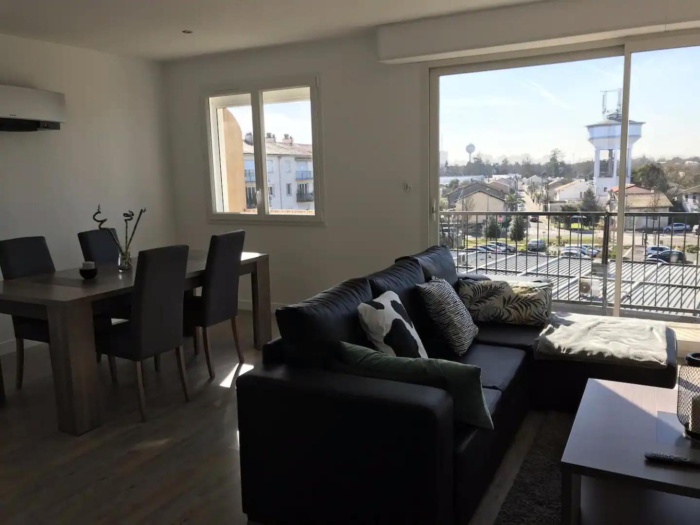 Superbe Appartement Proche Bordeaux Pied Du Tram Lormont Exterior photo